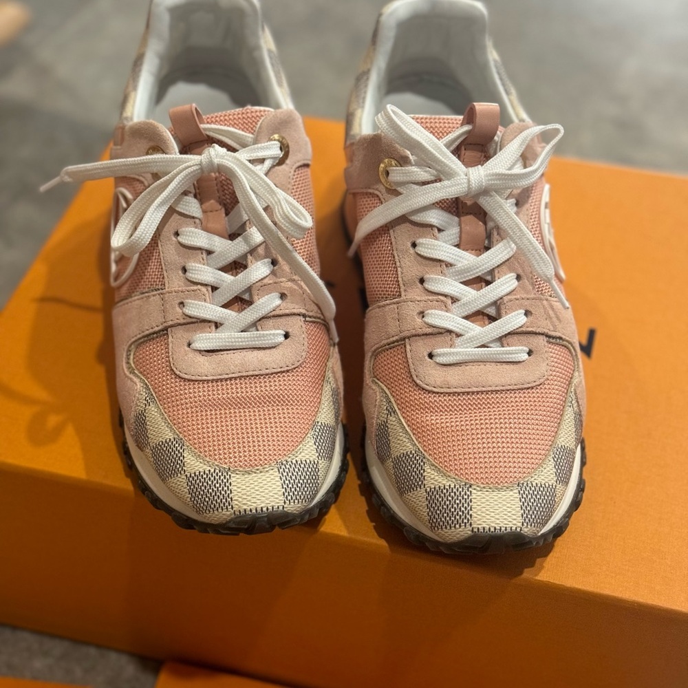 Authentic Louis Vuitton Damier Azur Rose Pink Sneaker Size 6 - Picture 2 of 5